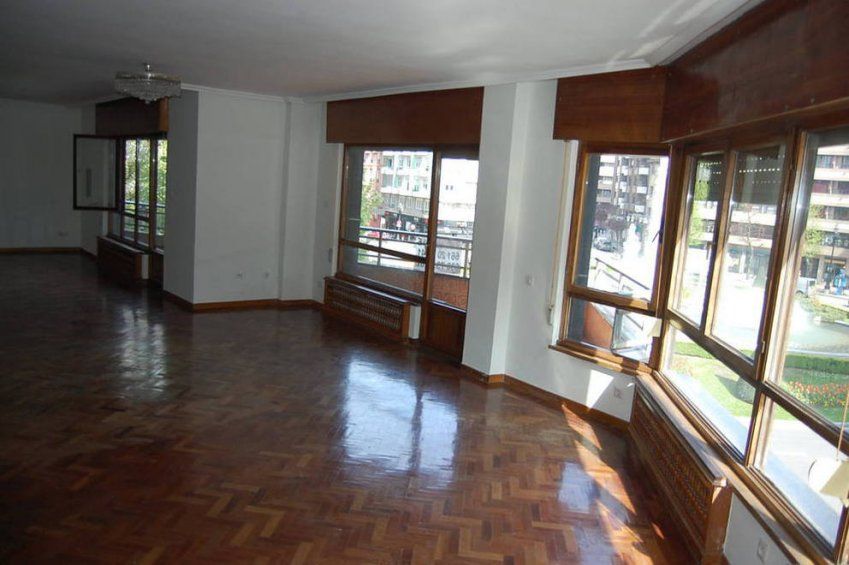 Salon Plaza America