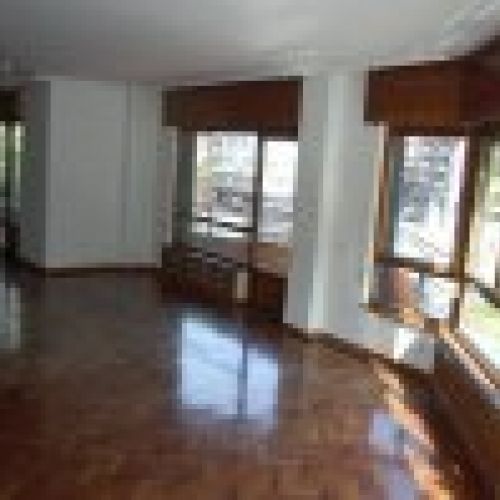 Salon Plaza America